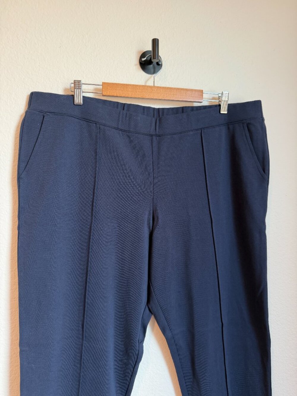 J. Crew Navy Blue 2X Pintuck Sweatpant - Picture 3 of 9